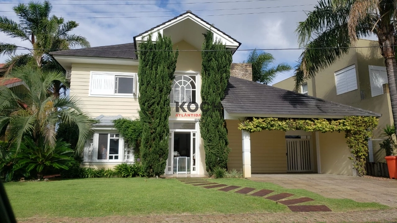Sobrado 4 suítes na beira do lago no Condomínio Lagos Park
