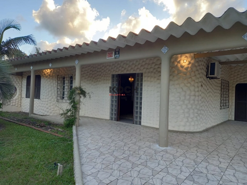 Casa térrea, 03 dormitórios em Atlântida: 2ª foto da galeria de imagens do imóvel
