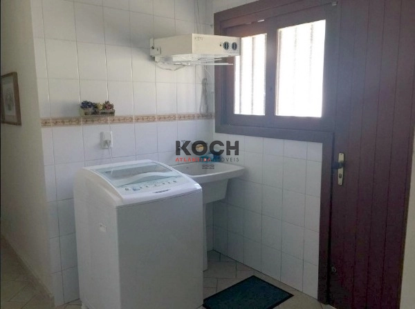 Sobrado com 02 terrenos, 05 dormitórios em Atlântida: 8ª foto da galeria de imagens do imóvel