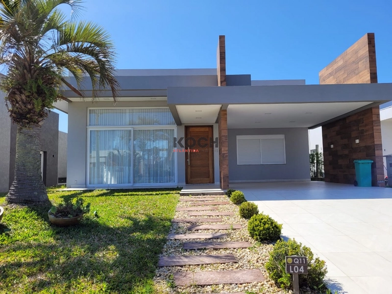 Casa com 04 suítes no Condomínio Dubai Resort