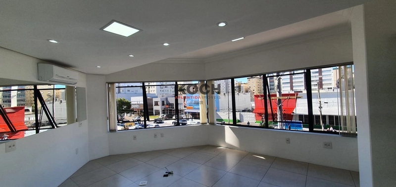 Sala comercial com 60m² no centro de Capão da Canoa RS: 2ª foto da galeria de imagens do imóvel