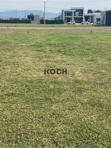 Lote com 240m² no bairro Planejado Santorini