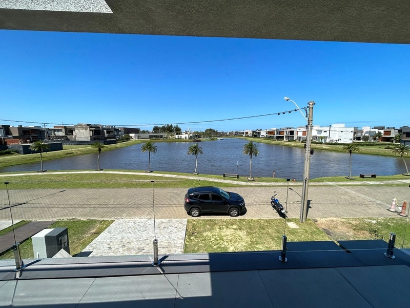 Sobrado 4 dormitórios frente Lago no Condomínio Blue: 3ª foto da galeria de imagens do imóvel