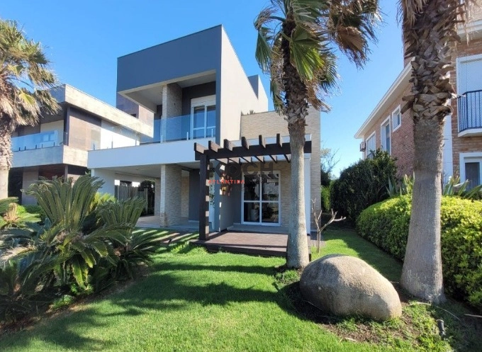 Sobrado decorado com 05 suítes, no Condomínio Playa Vista: 1ª foto da galeria de imagens do imóvel