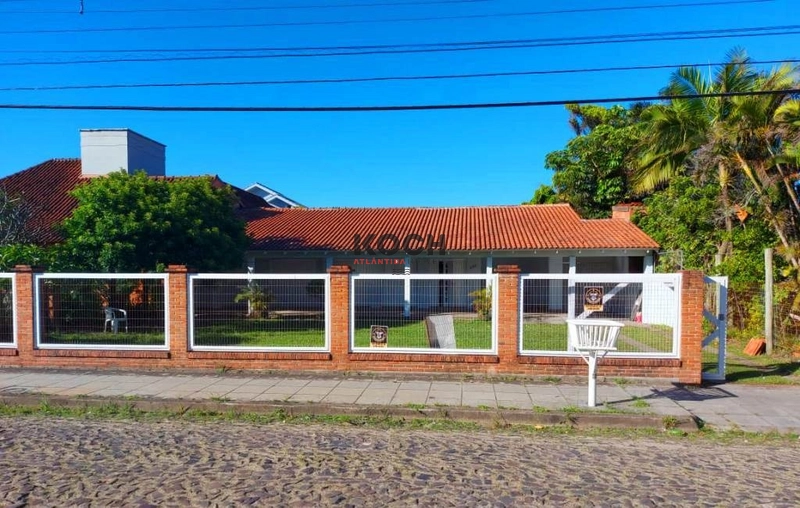 Casa térrea, 04 dormitórios em Atlântida: 2ª foto da galeria de imagens do imóvel