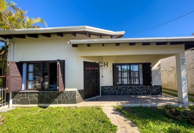 Casa térrea com 03 dormitórios em Xangri-lá: 1ª foto da galeria de imagens do imóvel