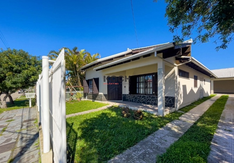 Casa térrea com 03 dormitórios em Xangri-lá: 2ª foto da galeria de imagens do imóvel