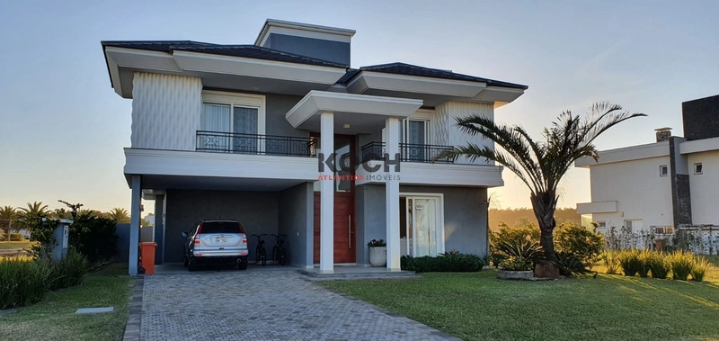 Sobrado DECORADO, 04 suítes no Condomínio Costa Serena