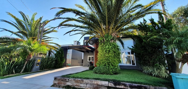 Casa térrea, 04 dormitórios no Condomínio Condado de Capão