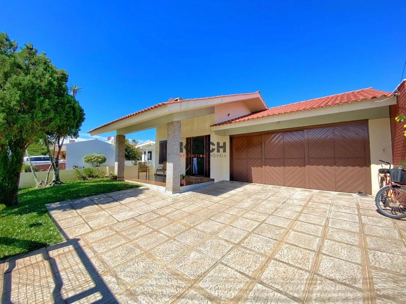 Casa térrea, 03 dormitórios em Xangri-lá: 1ª foto da galeria de imagens do imóvel