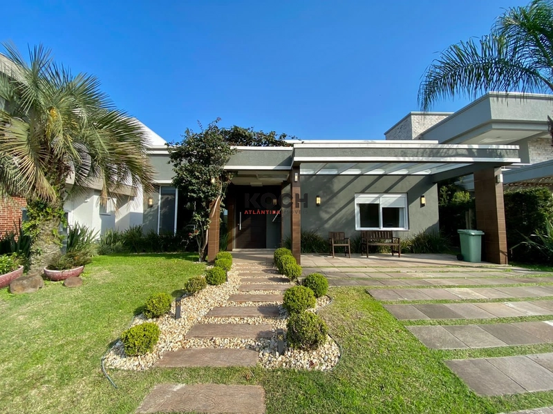 Casa de 03 dormitórios no Villaggio Atlântida