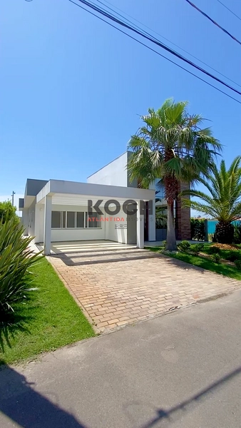 Sobrado 4 dormitórios no Condomínio Malibu