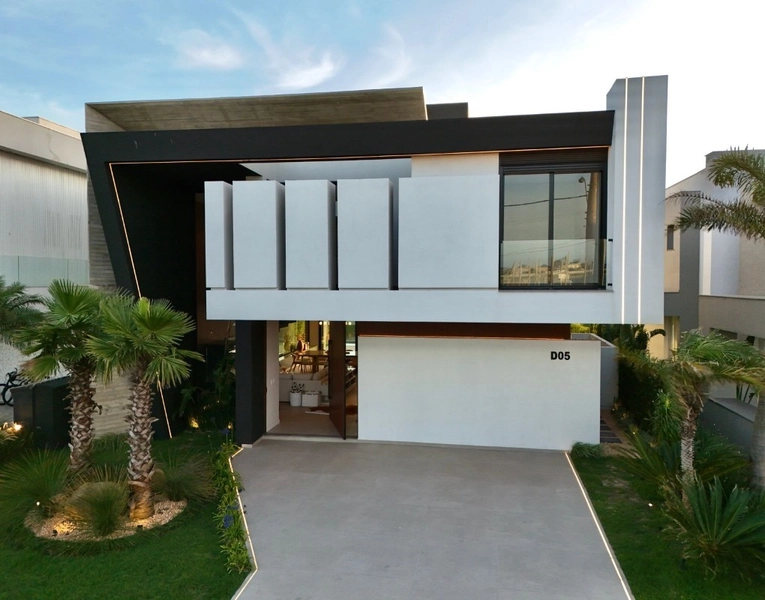 Sobrado MOBILIADO 6 dormitórios Beira Lago no Sense