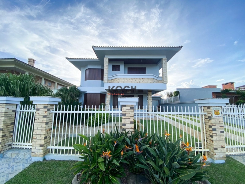 Sobrado de alto padrão 4 dormitórios em Atlântida Xangrilá