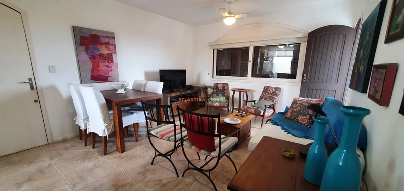 Apartamento em Atlântida, 2 dormitórios: 2ª foto da galeria de imagens do imóvel