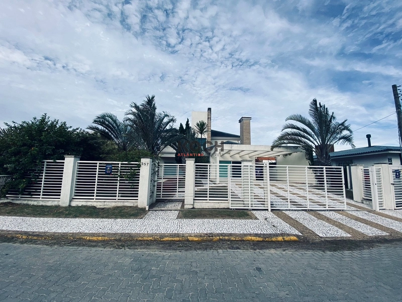 Casa com 4 suítes em Xangri-lá