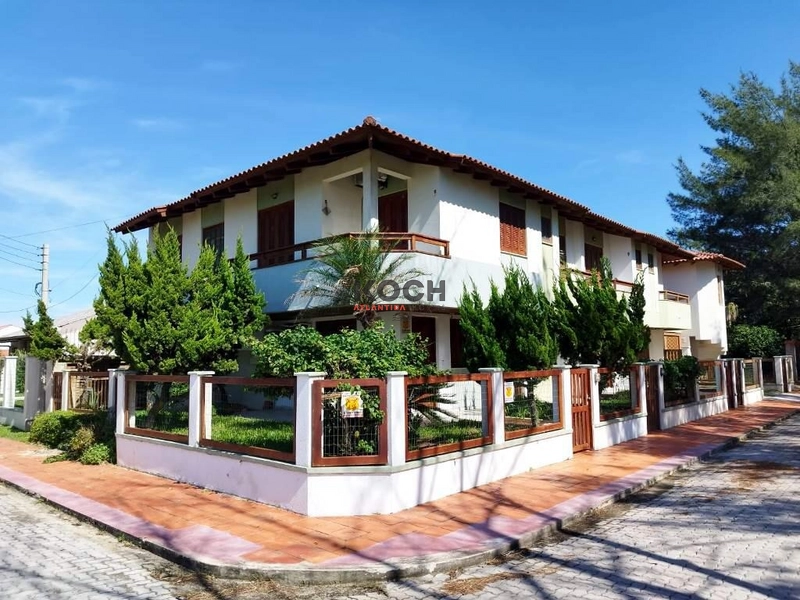 Duplex com 3 dormitórios em Xangri-lá: 1ª foto da galeria de imagens do imóvel