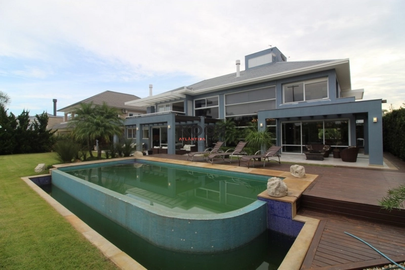 Mansão com 5 dormitórios