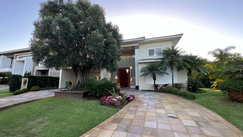 Casa com 4 suítes no Condomínio Bosques de Atlântida