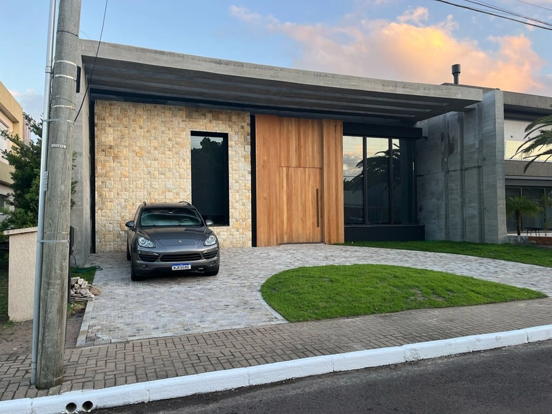 Casa térrea com 4 suítes no Condomínio Velas da Marina