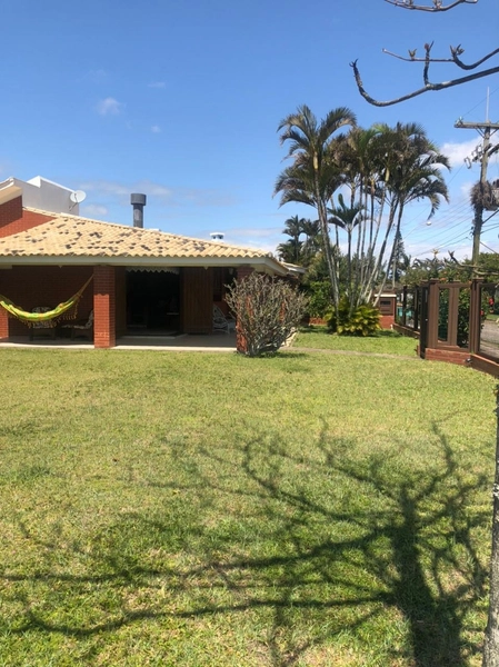 Casa de 4 dormitorios em Atlântida