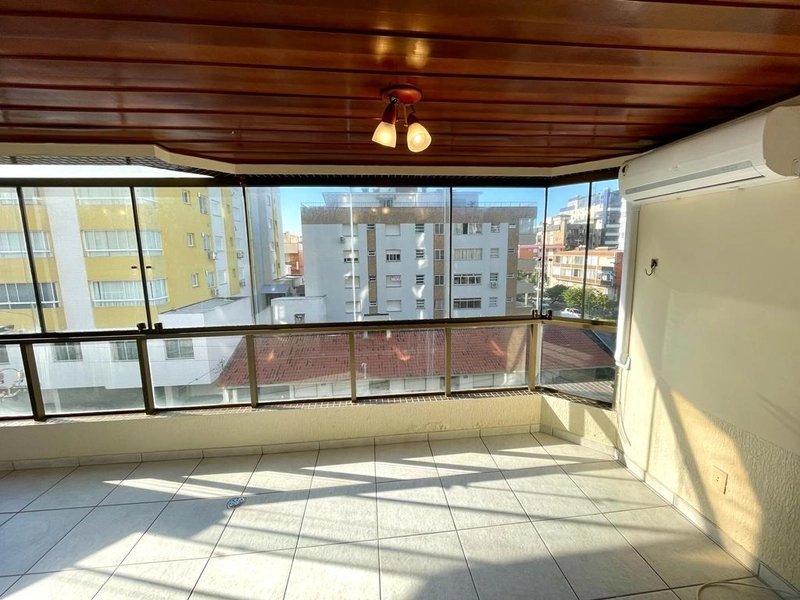 Apartamento 2 dormitórios no centro de Capão da Canoa