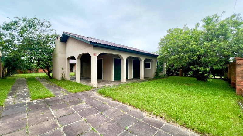 Casa com 03 dormitórios em Atlântida/Xangri-lá-RS