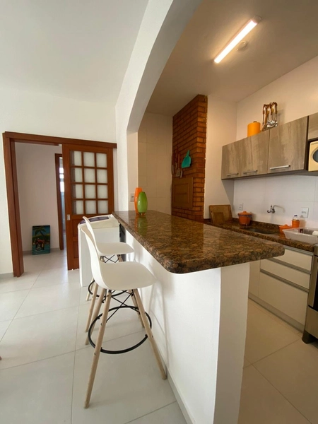 Apartamento MOBILIADO, de frente para área verde em Atlântida, 2 dormi: 3ª foto da galeria de imagens do imóvel