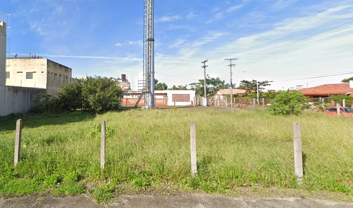 Terreno em Atlântida junto a Avenida Central: 1ª foto da galeria de imagens do imóvel