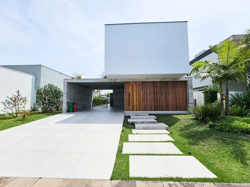 Sobrado com 04 dormitórios em condomínio de Xangri-lá/RS