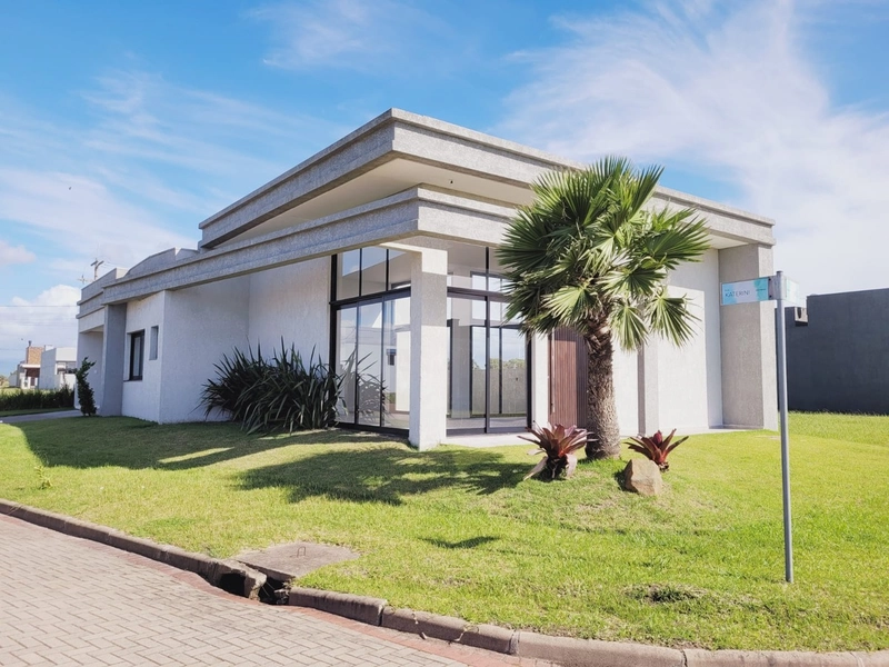 Casa térrea com 3 suítes, NUNCA HABITADA