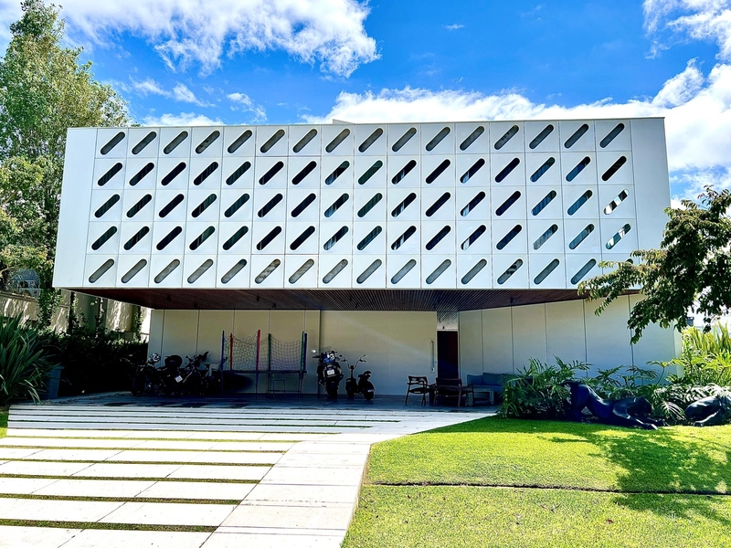 Casa com 06 dormitórios em condomínio de Xangri-lá/RS