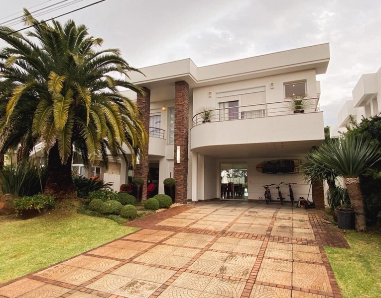 Sobrado, 3 suítes, Condomínio Bosques de Atlântida