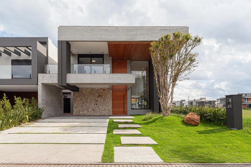 Sobrado beira lago no Condomínio Sunset, na cidade de Xangri-lá/RS.