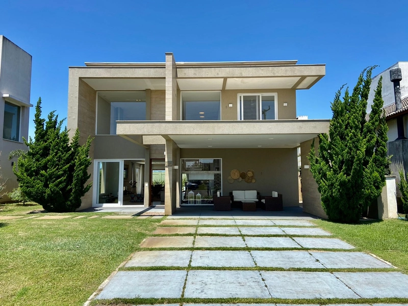 Sobrado com 4 suítes, Condomínio Ventura Club