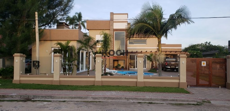 Sobrado com 05 suítes, piscina, em Atlântida: 4ª foto da galeria de imagens do imóvel