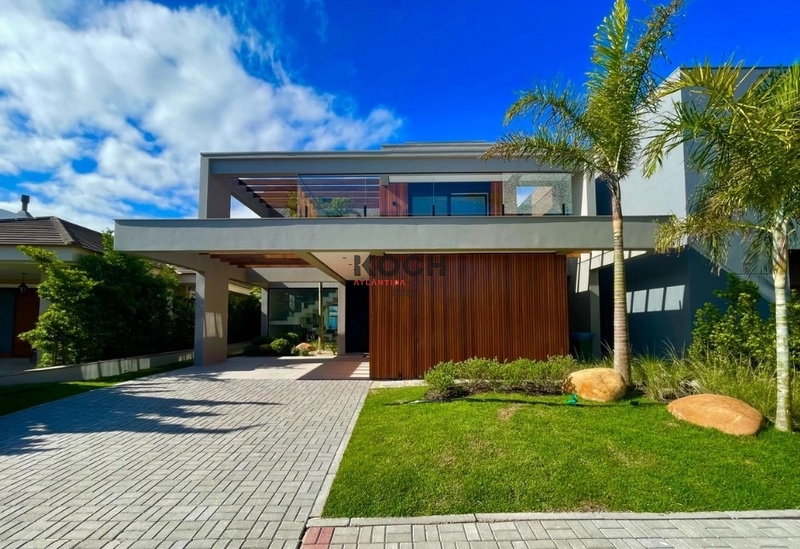 Sobrado MOBILIADO 04 suítes, no Condomínio Sea Coast