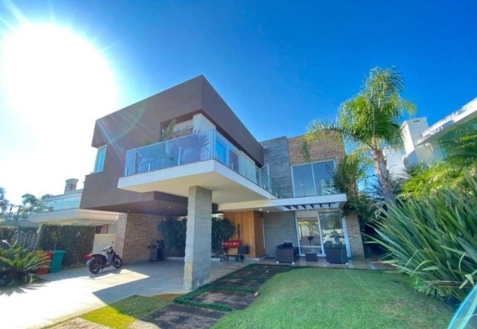 Sobrado 6 dormitórios no Condomínio Bosques de Atlântida - Xangri-lá R