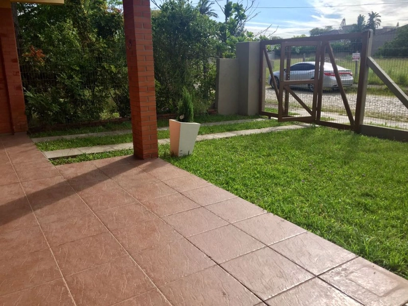 Casa térrea em Atlântida, 3 dormitórios: 5ª foto da galeria de imagens do imóvel