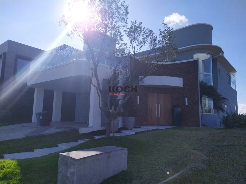 Casa com 3 suítes no Condomínio Ponta da Figueira
