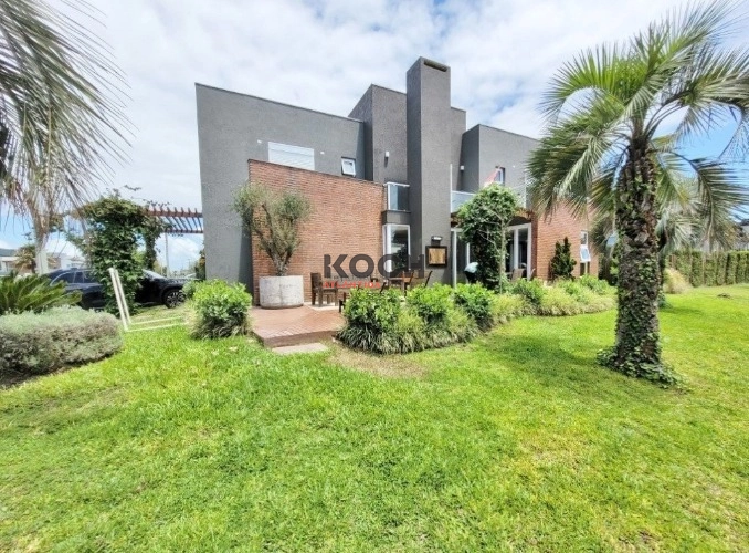 Sobrado 4 dormitórios Condomínio Acqualina Beach Club Xangri-lá RS