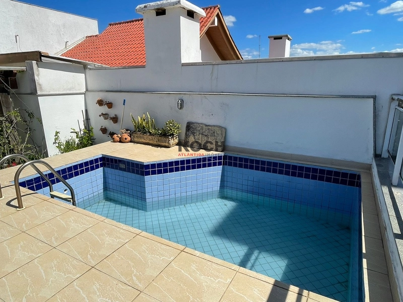 Cobertura com 03 dormitórios, PISCINA, em Atlântida: 2ª foto da galeria de imagens do imóvel