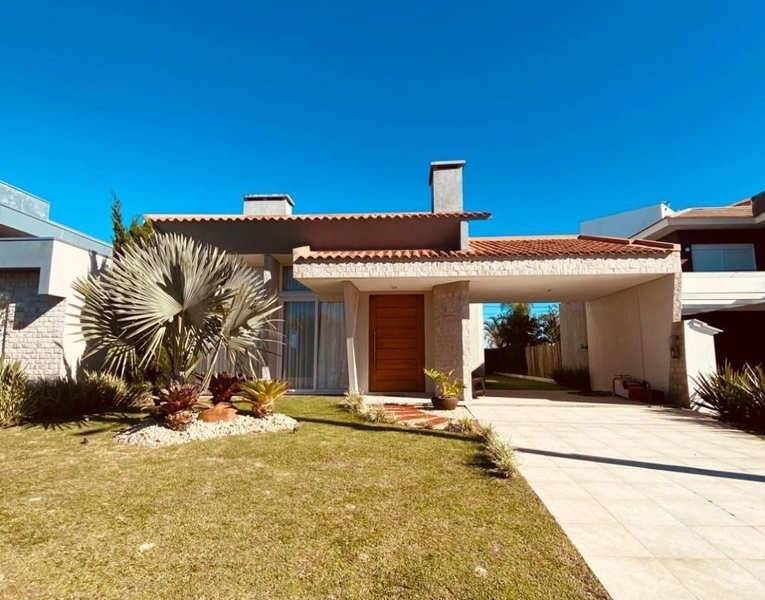Casa térrea com 3 suítes, Condomínio Riviera