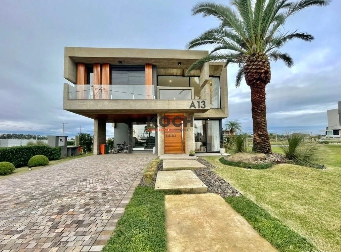 Sobrado luxuoso com 5 dormitórios todos suítes