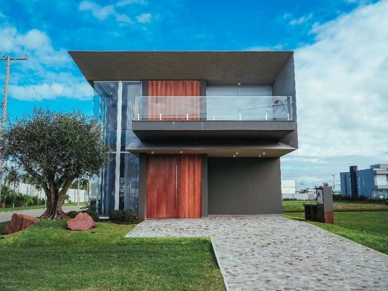 Sobrado 4 dormitórios no Condomínio Sense