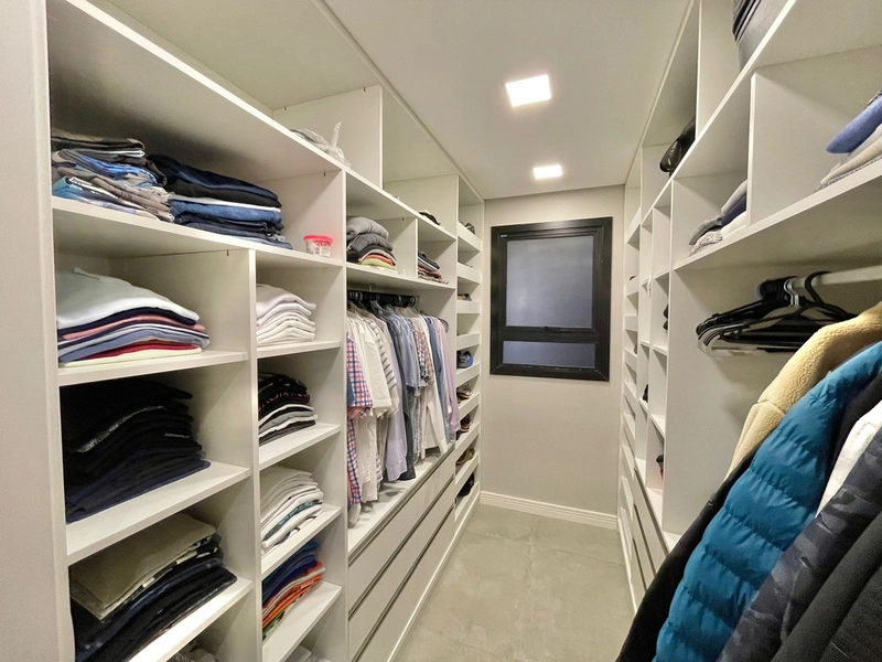 Casa com 4 dormitorios dentro de condominio fechado: 3ª foto da galeria de imagens do imóvel