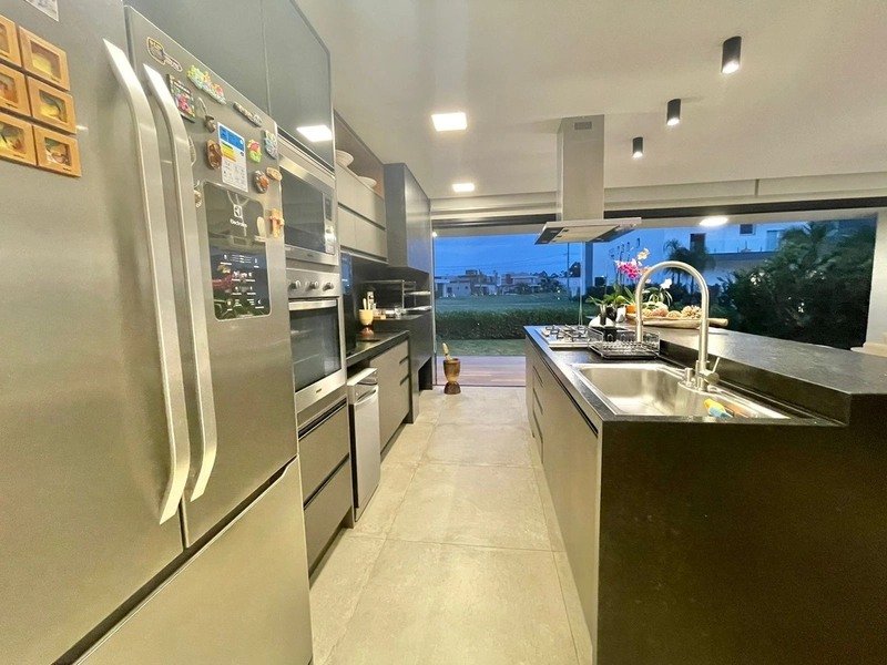 Casa com 4 dormitorios dentro de condominio fechado: 18ª foto da galeria de imagens do imóvel