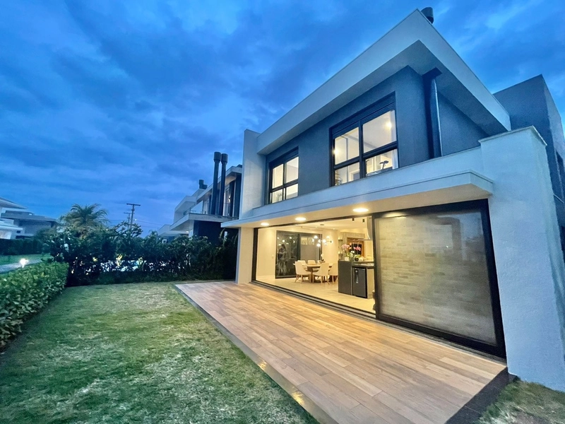 Casa com 4 dormitorios dentro de condominio fechado: 10ª foto da galeria de imagens do imóvel
