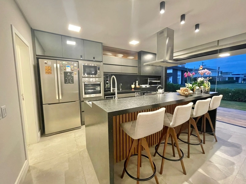 Casa com 4 dormitorios dentro de condominio fechado: 13ª foto da galeria de imagens do imóvel