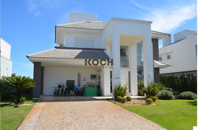 Sobrado com 4 suítes no Condomínio Ventura